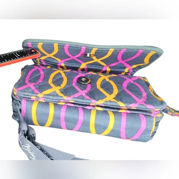 Vera Bradley Wallet In Jazzy Swirls - Picture 5 of 7